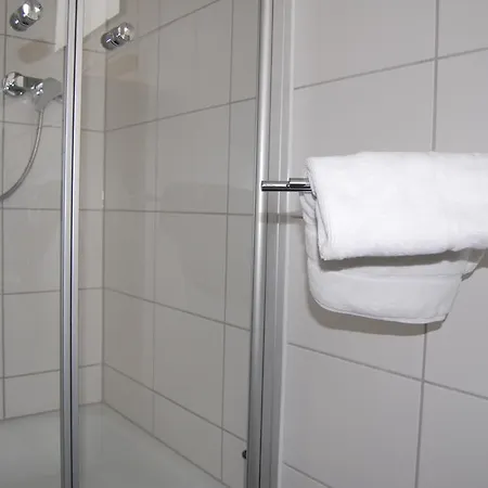 Aparthotel - Stadtvilla Premium Schweinfurt Zimmer foto